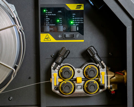 CO2 svářečka ESAB Rustler EM 350C Pro Syn pro MIG